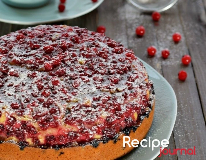 Заливной пирог с клюквой и шоколадом - рецепт вкусной выпечки