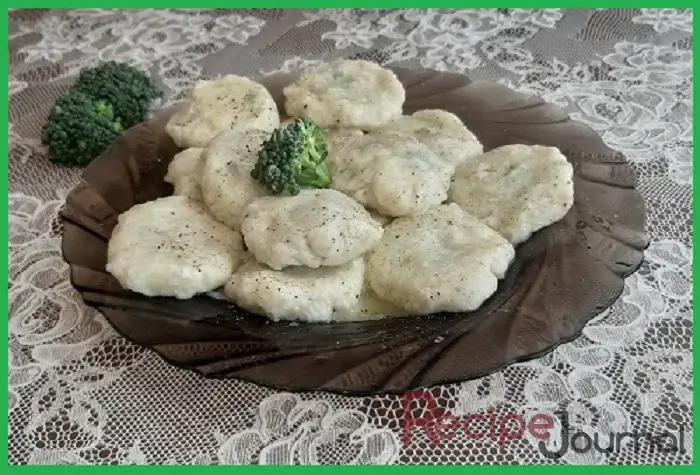 Фото с (Творожные галушки с брокколи - рецепт Русской кухни)