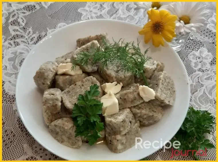 Фото с (Ленивые вареники с творогом и белыми грибами - рецепт Русской кухни)