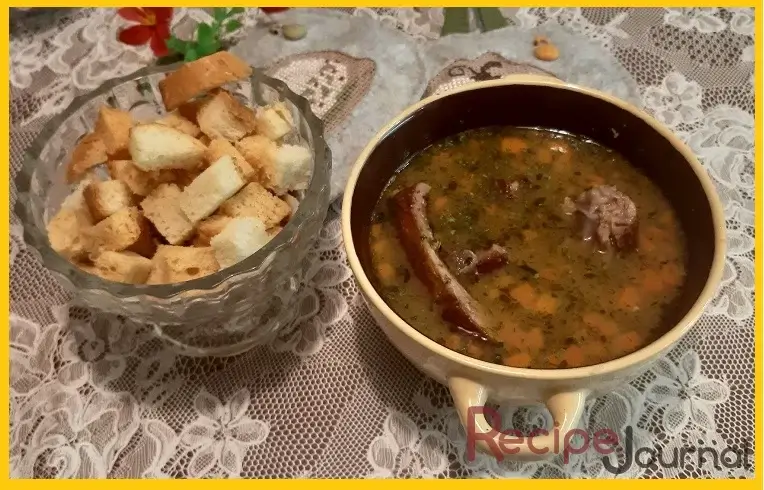 Фото с (Суп из чечевицы с копчеными ребрышками, рецепт вкусного обеда)